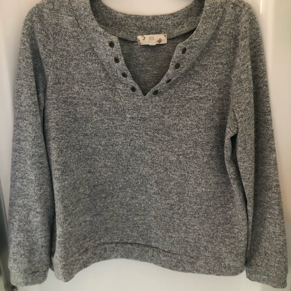 gray top!